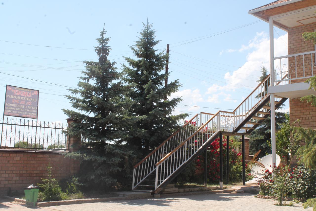 Hotel Адилет Cholpon-Ata Exteriér fotografie